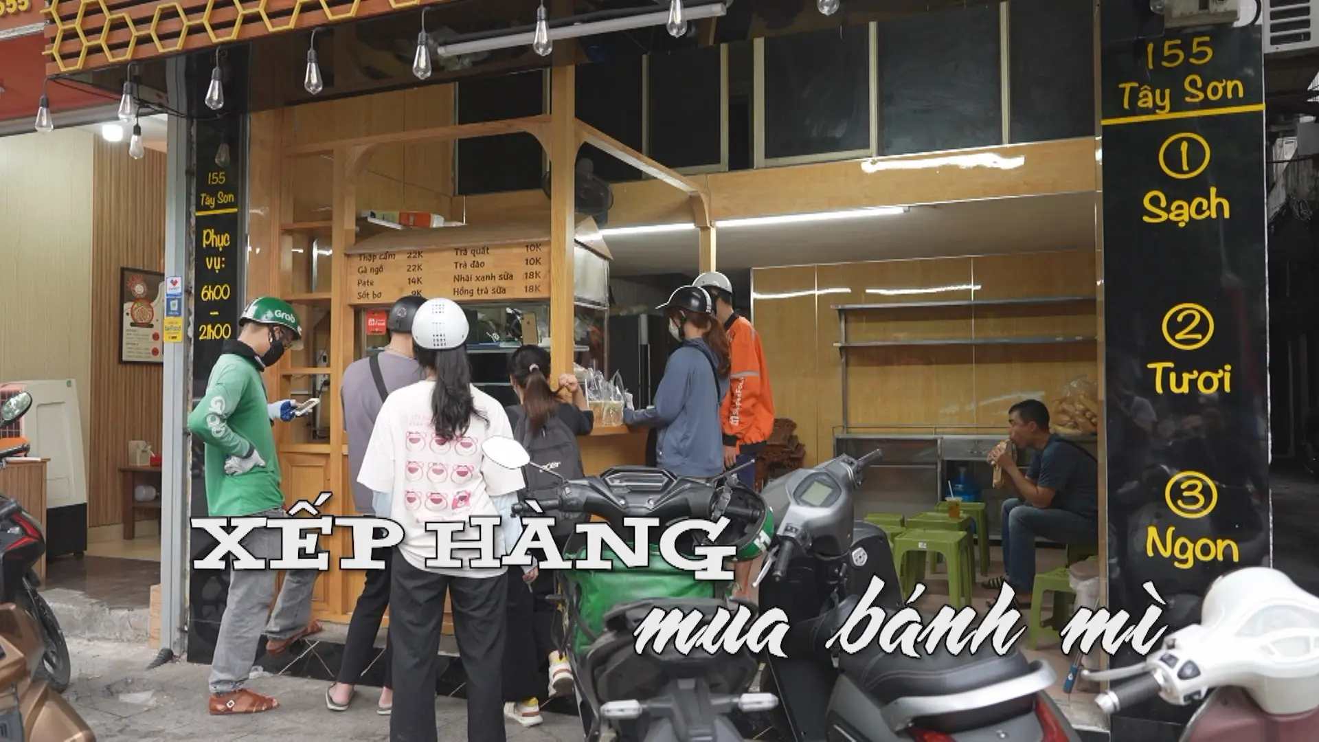 Xếp hàng mua bánh mì | Nhịp sống Hà Nội | 17/12/2025